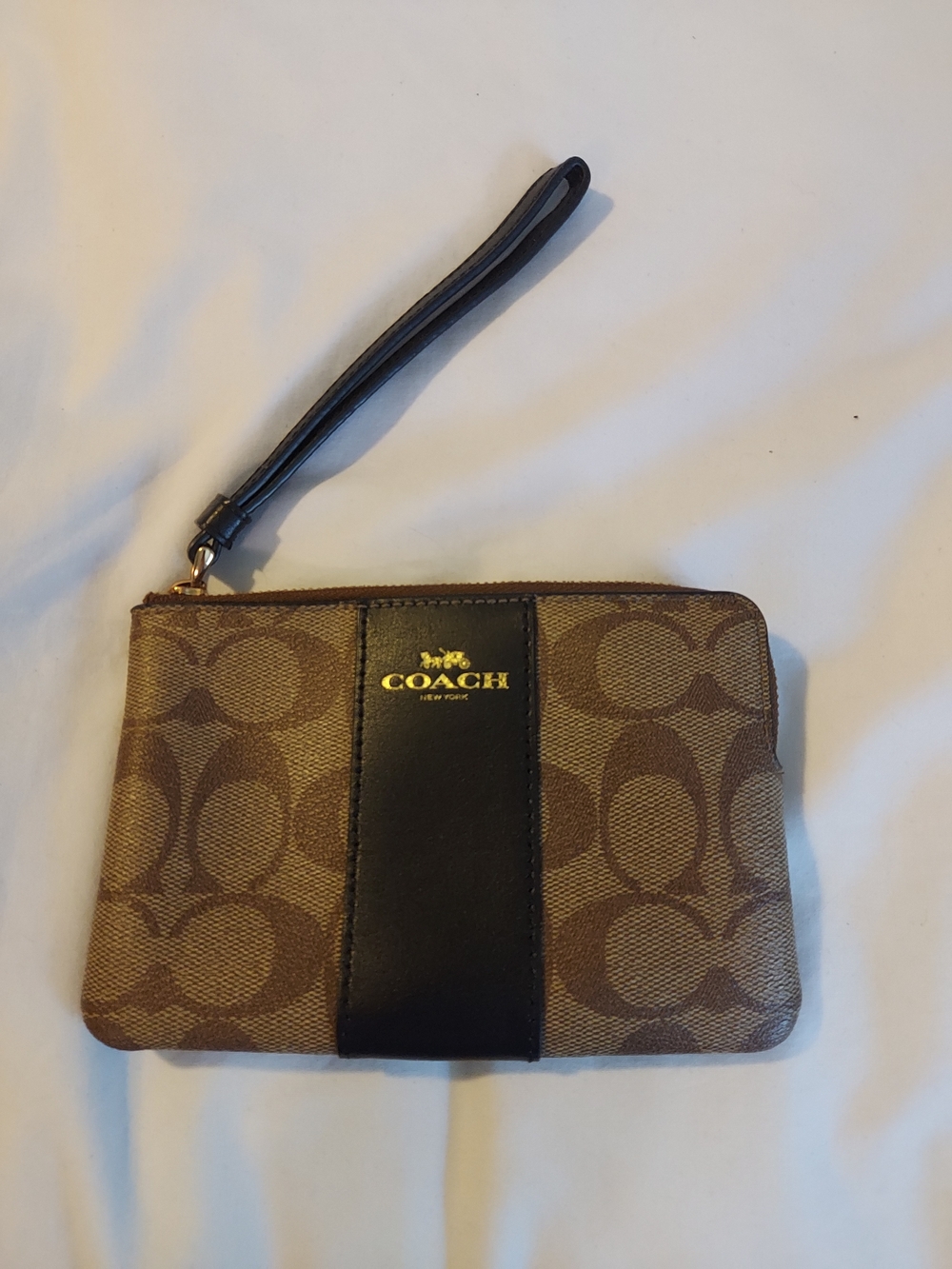 Coach Corner Zip Wristlet In Signature Canvas With Stripe – Khaki & Black